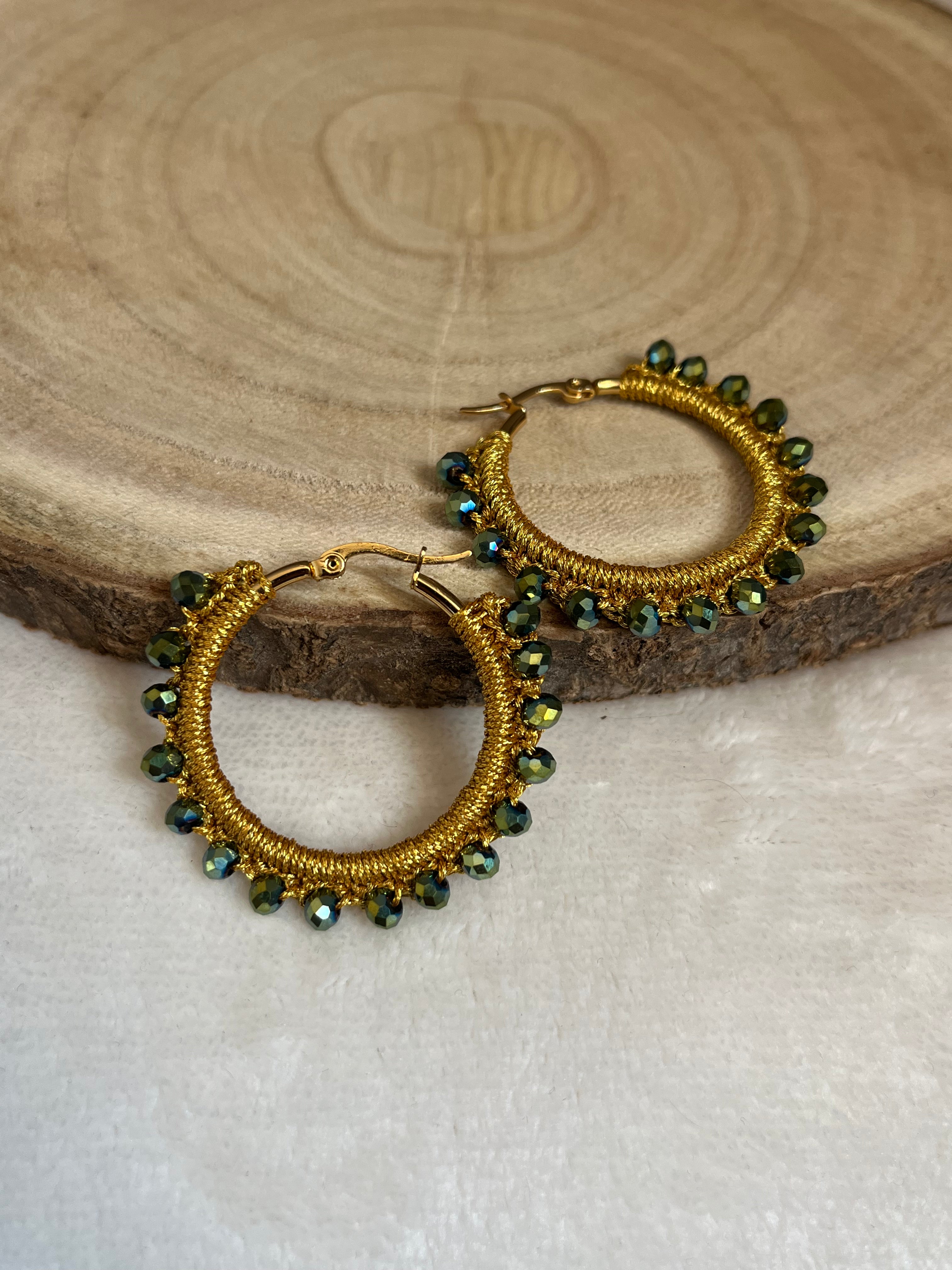 Boucles d’oreilles dorées en crochet faites main